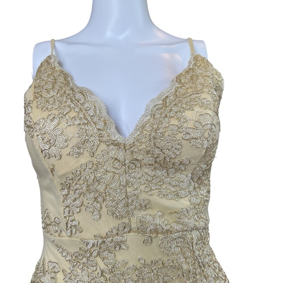 Windsor NWOT's - Womens Gold Tone Slit Mini Dress Sz. SM - Picture 2 of 15